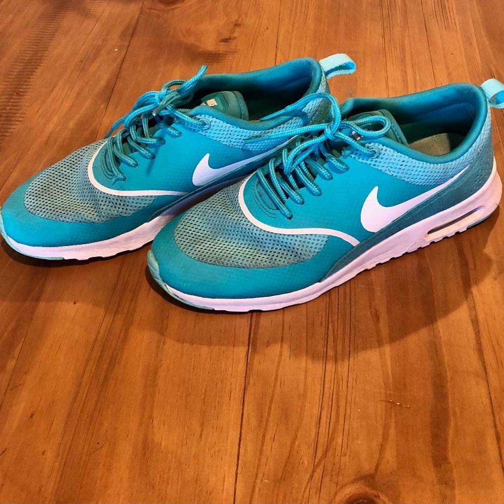 Nike Women's 8.5 Shoes